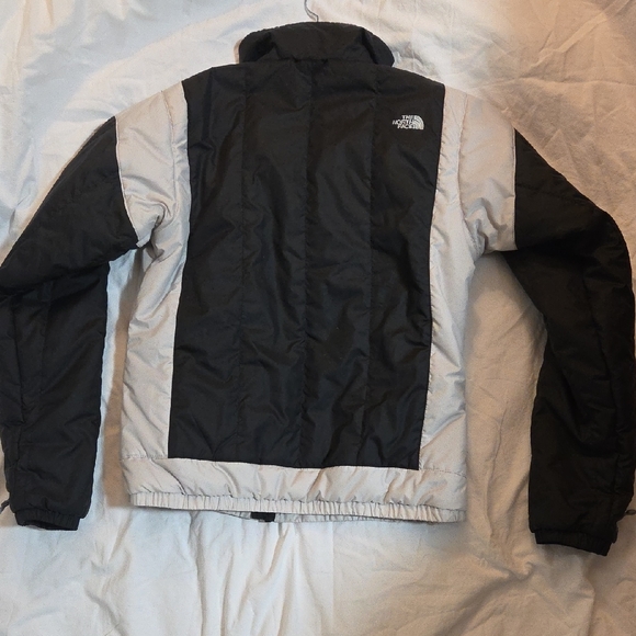 The North Face Women's Black Ski Jacket - Picture 7 of 9